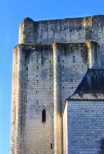 中世纪的城墙的洛什，法国