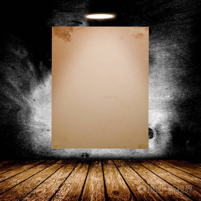 在黑暗的混凝土房间空白白色海报