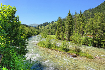 在欧洲的阿尔卑斯山 奥地利 齐勒河谷流域夏季时间