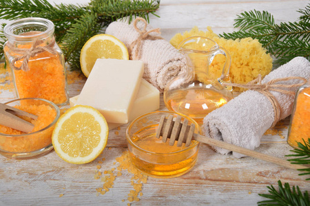 柠檬蜂蜜天然化妆用肥皂和橄榄身体护理