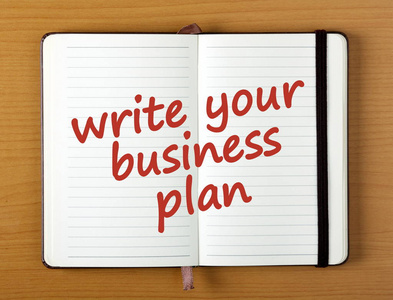 在笔记本上写你的商业计划提醒