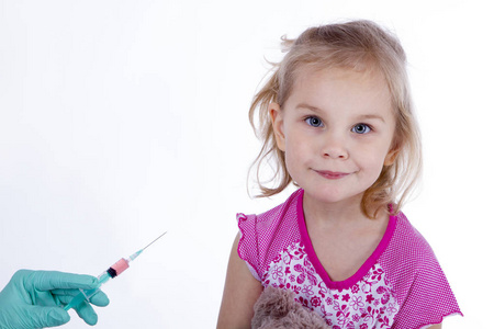医生认为注射疫苗接种孩子