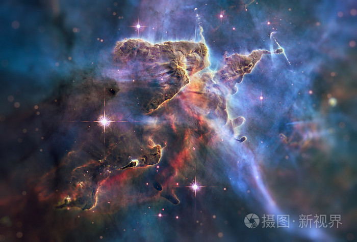 神秘的山船底座星云区域