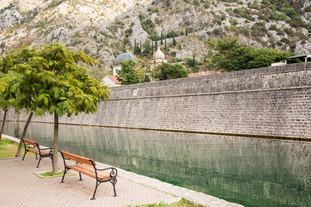 黑山 Kotor 老城附近的堡垒城墙