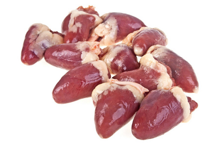 鸡料理料理食材,孤立的白色背景上的鸡心照片