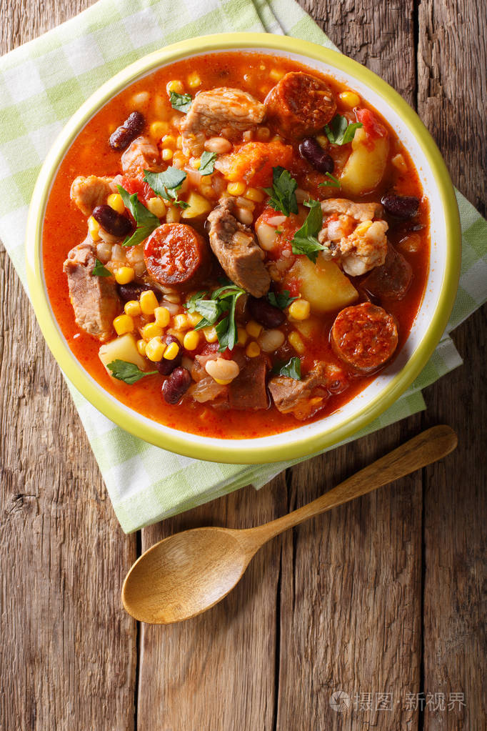 国家菜佛得角-cachupa 炖肉和蔬菜