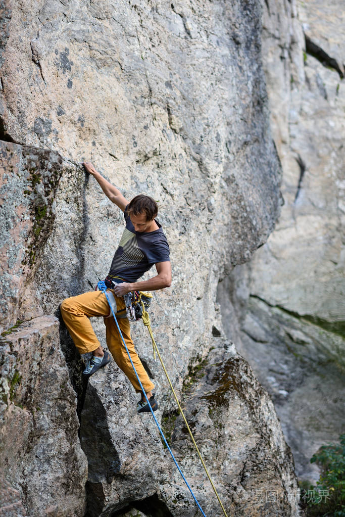 攀爬的极限运动.自由, 风险, 挑战, 成功