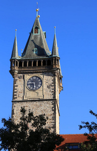 古代中世纪塔与时钟在布拉格 C 镇广场