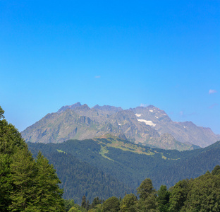 美丽的风景，与小山和山峦