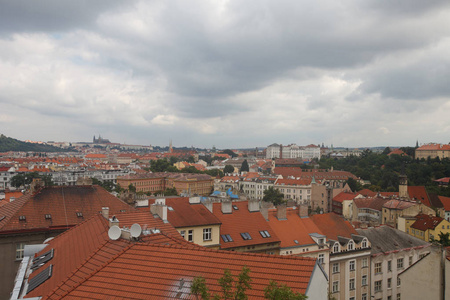 传统建筑的布拉格。红色的屋顶鸟瞰图