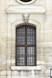 巴黎传统的窗口
