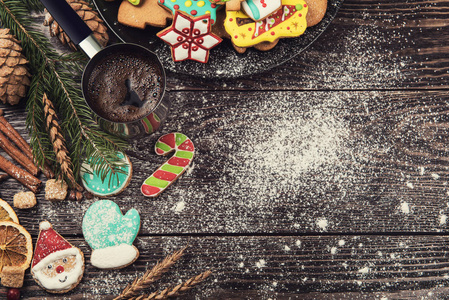 Gingerbreads 和咖啡为新的一年或圣诞节