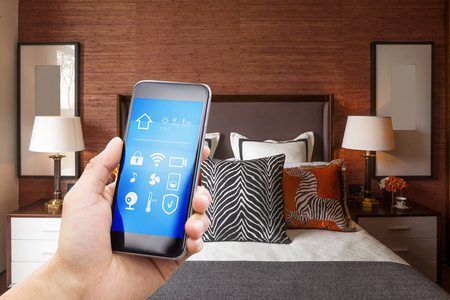 智能家居和现代卧室智能手机图片