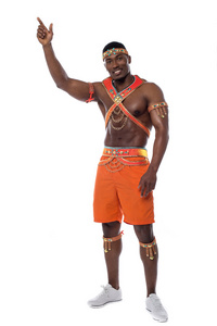 嘉年华服装的男性的桑巴舞者图片