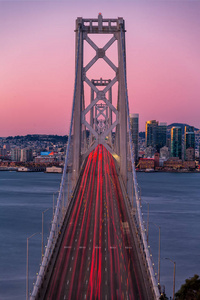 San Francisco 天际线和湾大桥