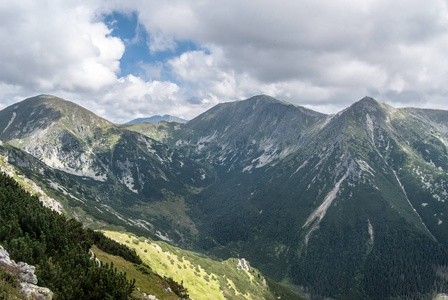 斯洛伐克西部 Bystra 山脉 Rackova dolina Hruby vrchKoncista克利纳和 Tatras 