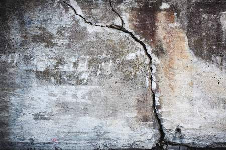 混凝土墙大裂缝照片
