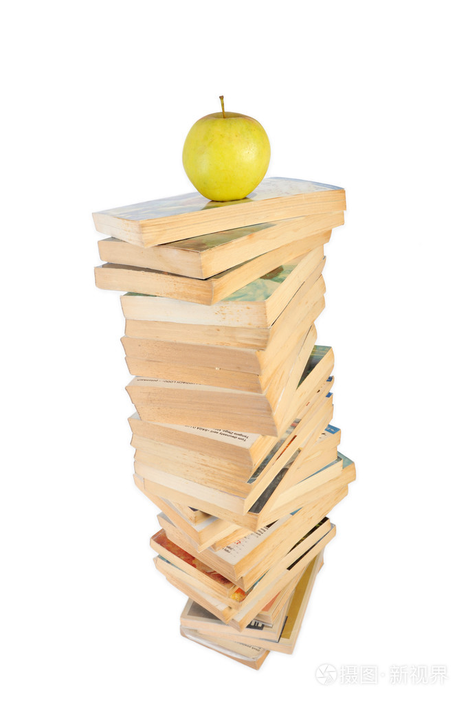 书塔与孤立在白色的苹果