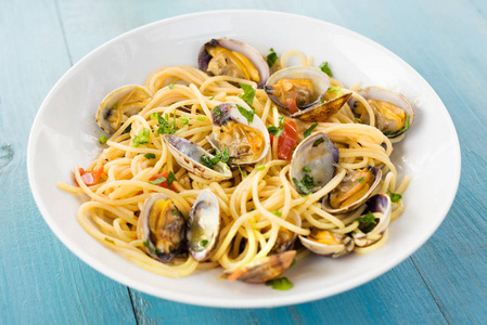 意大利面蛤和欧芹, 地中海菜