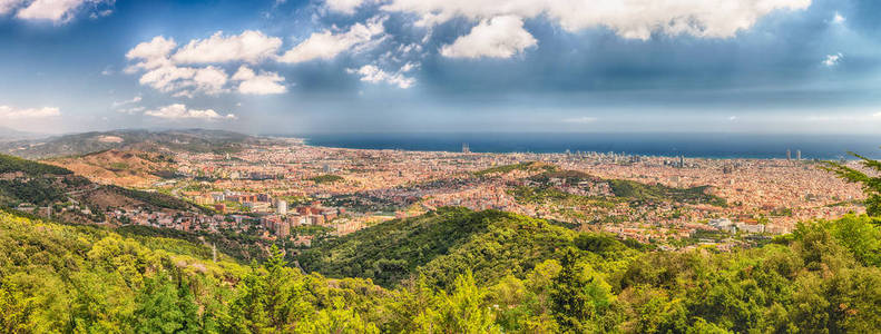 从维达山在西班牙，巴塞罗那，加泰罗尼亚的全景视图