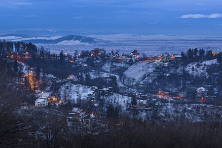 在布拉索夫，罗马尼亚冬季暮光之城