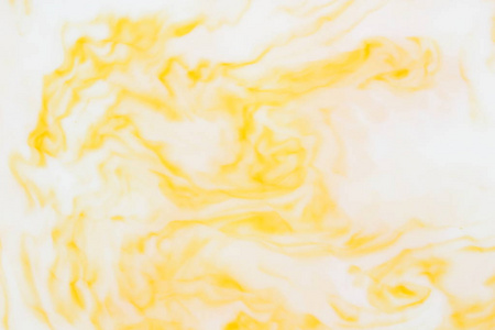 黄色白色抽象背景, 黄色图案在液体上, 空白为设计师, 油漆离婚在牛奶, 明亮的纹理在白色背景, 简约主义, 创造性空白为墙纸