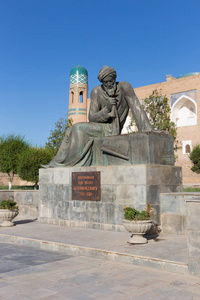 穆罕默德 · 伊本 · muso al-khorazmiy,希瓦,乌兹别克斯坦的雕像