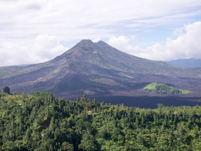 金塔马尼火山和在印度尼西亚巴厘岛巴都尔山