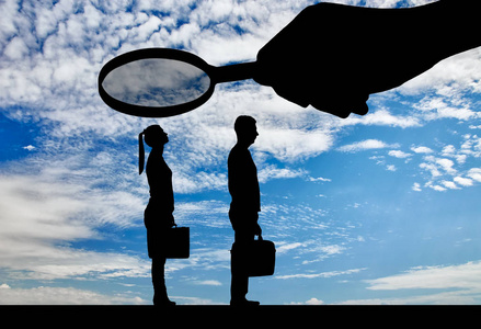 职业妇女性别不平等的概念照片