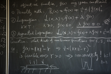 黑板上用数学课