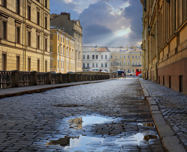 圣彼得堡河冬槽路堤