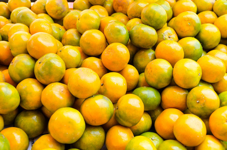 橙色水果售价街泰国