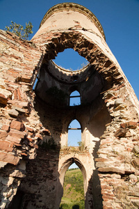 Chervonograd 村一座古老城堡的废墟。Ukrai