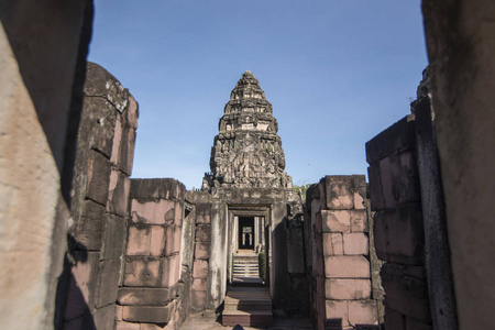 Phimai 历史公园的高棉寺庙废墟在 Phimai 节日在 Phimai 镇在 Provinz 空的叻差在泰国。泰国, Phi