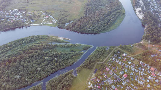 高亚河河拉脱维亚排入波罗的海空中无人机俯视图