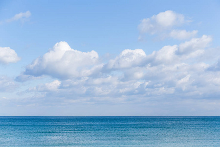 与海浪 云层的阳光海景