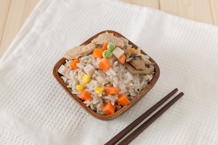 米煮熟的蔬菜