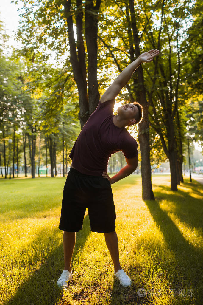户外健美操锻炼身体好