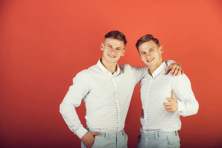 家庭, 兄弟会和友谊的概念照片