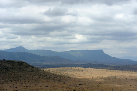 在肯尼亚察沃国家公园的景观图片