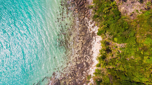 鸟瞰海景及沙滩