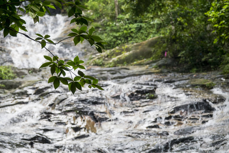 马来西亚吉隆坡附近的 Kanching 瀑布