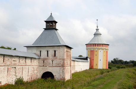 堡垒墙壁的救世主普里卢基修道院