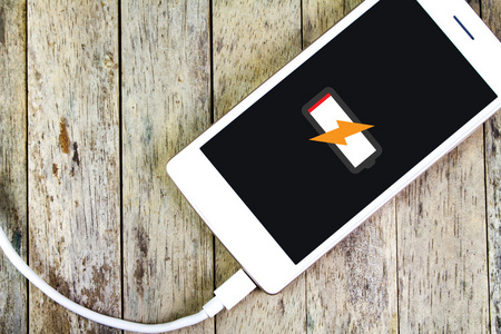 充电智能手机图片-充电智能手机素材-充电智能手机插画-摄图新视界