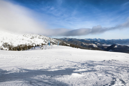 雪度假村滑雪坡