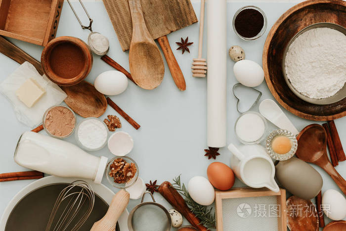 配料, 厨房用品烘焙蛋糕.厨房用具, 平躺在柔和的背景