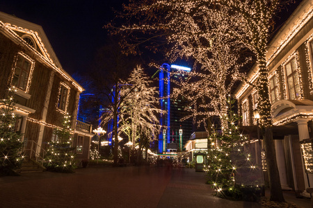 游乐园游乐园，哥德堡，瑞典的圣诞灯饰