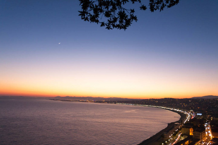 法国尼斯海滩夜景