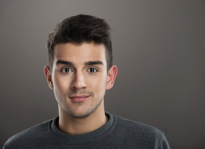 施内布利男性肖像照片