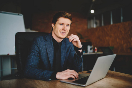 会计机图片-会计机素材-会计机插画-摄图新视界